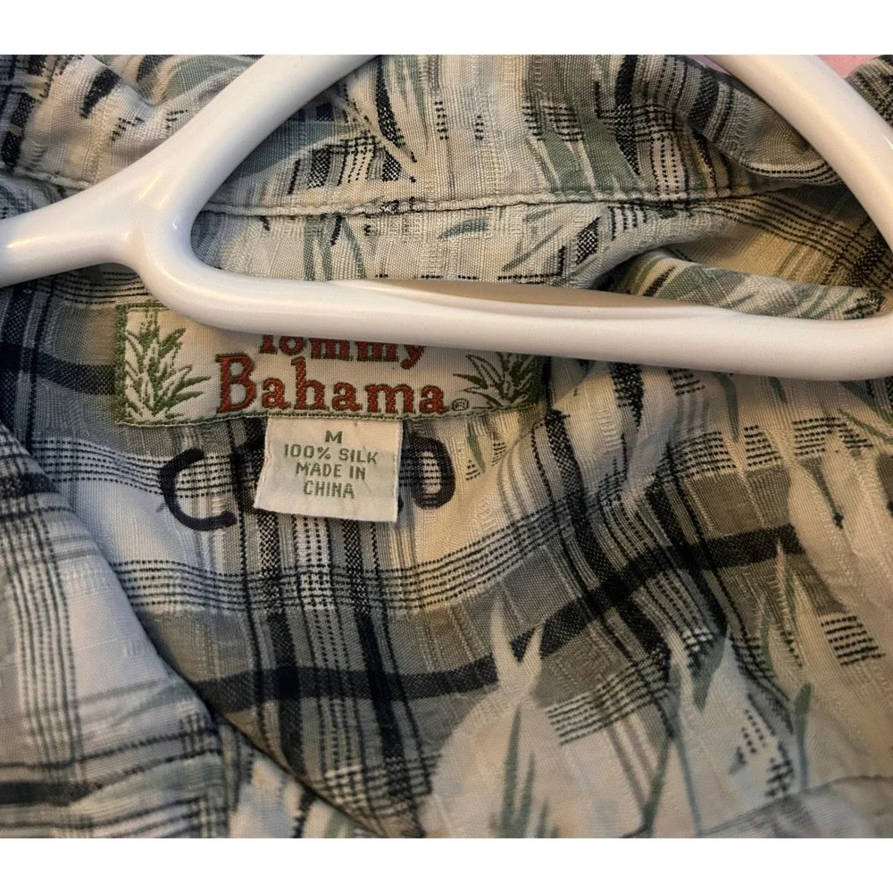 Tommy‎ Bahama Mens Shirt Silk M Green White Casual Aloha Vacation Island Beach